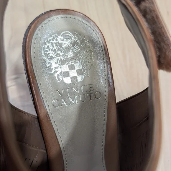 VINCE CAMUTO laser cut peep toe booties (size 8) - Picture 3 of 7